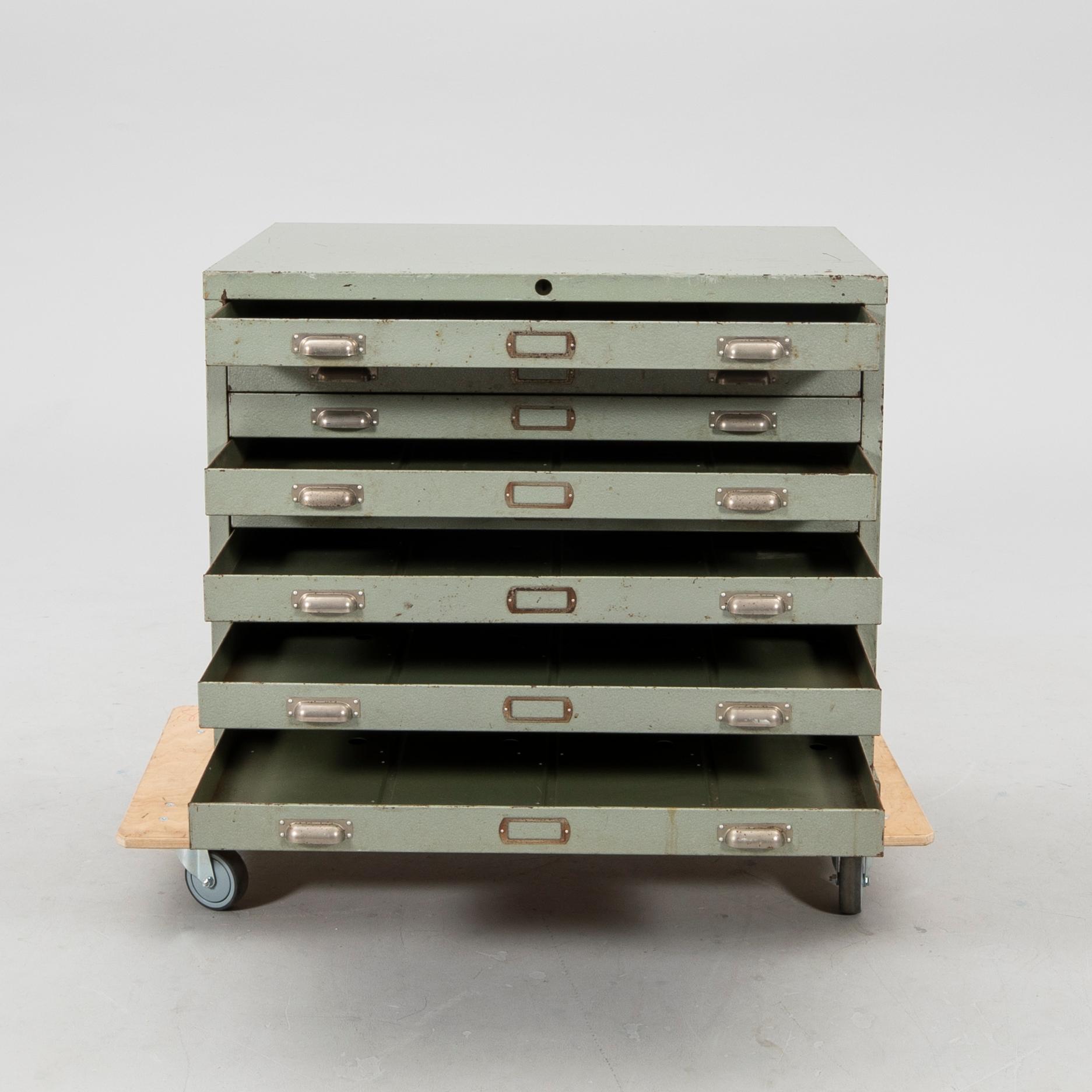 Arkivskåp 1900-talets första hälft/mitt.