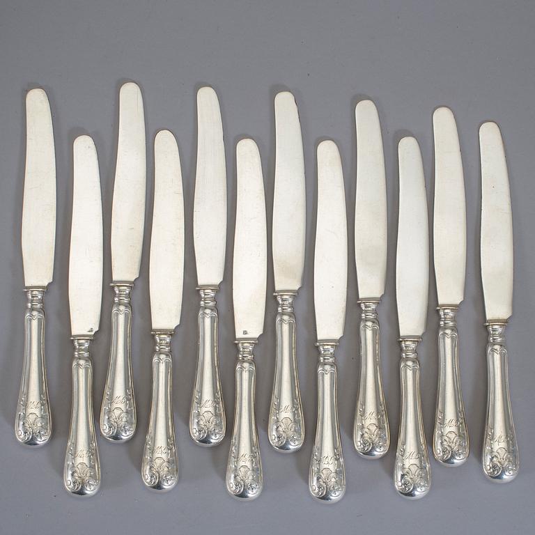 KNIVAR, 12 st, silver, "Gammal fransk", C G Hallberg, 1920-tal. Total vikt 453 g.