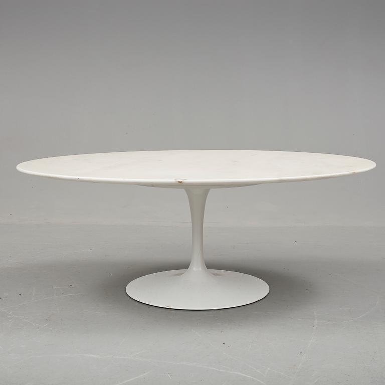 SOFFBORD, "Tulip", Eero Saarinen, modellen formgiven 1957.