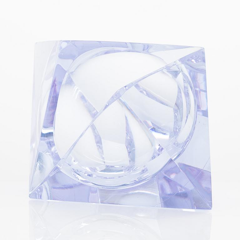 Nanny Still, an art glass, 'Prisma/Iceberg' signed Nanny Still Riihimäen Lasi OY.