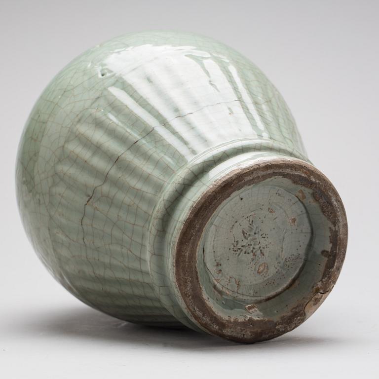 URNA, keramik. Ming (1368-1644).