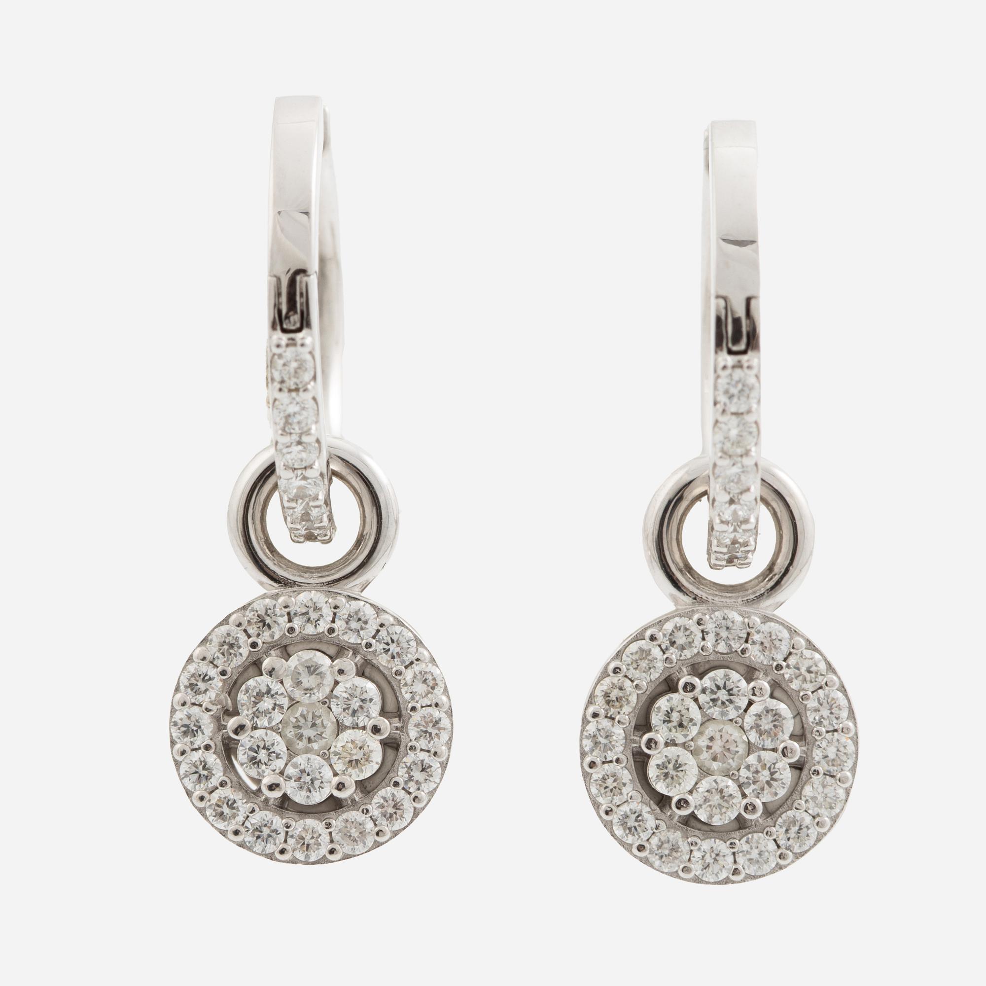 Hoop earrings with pendants, 18K white gold set with brilliant-cut diamonds.
