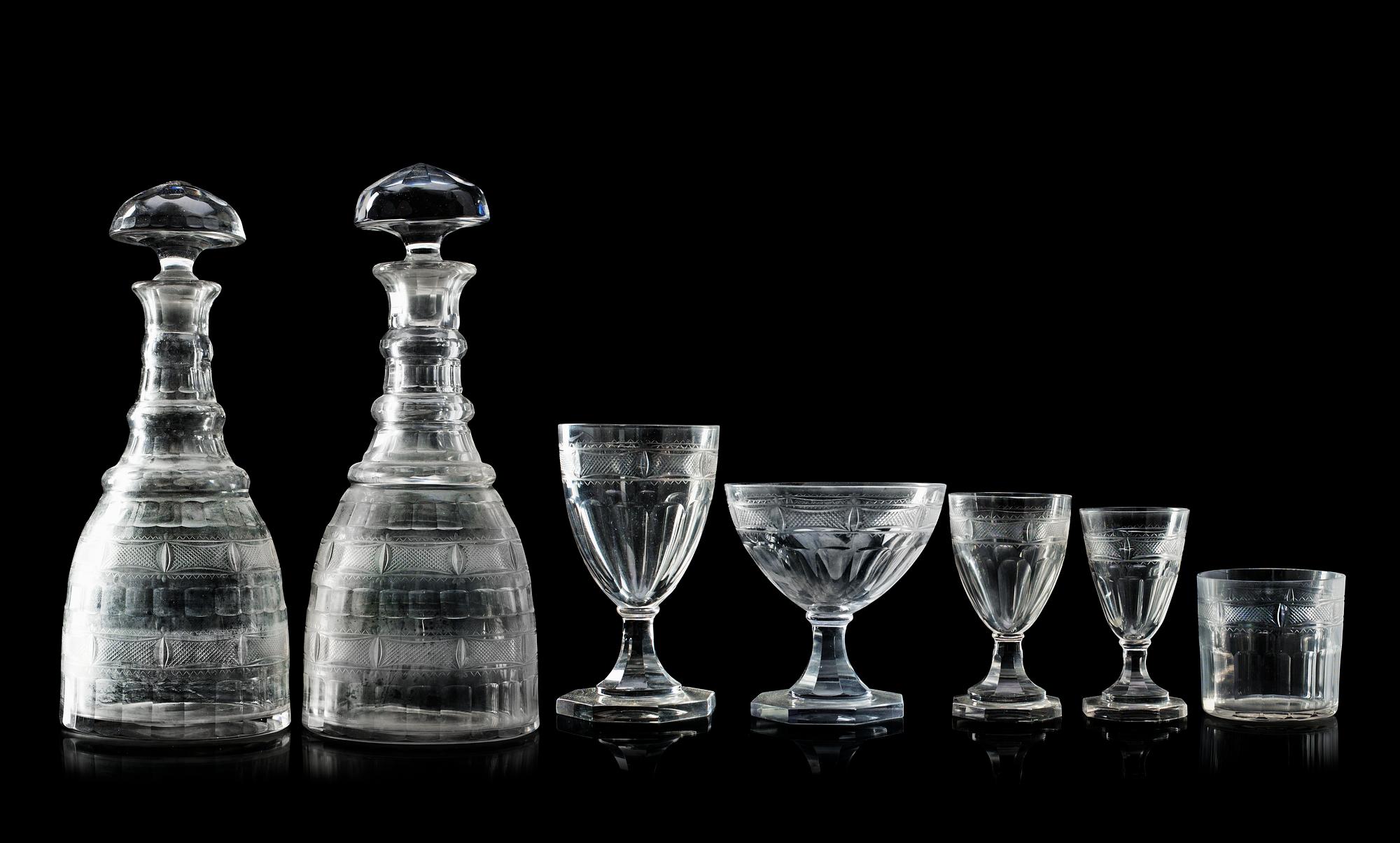 GLASSERVIS, 92 delar, "Hörningsholm", Gerda Strömberg, Strömbergshyttan.