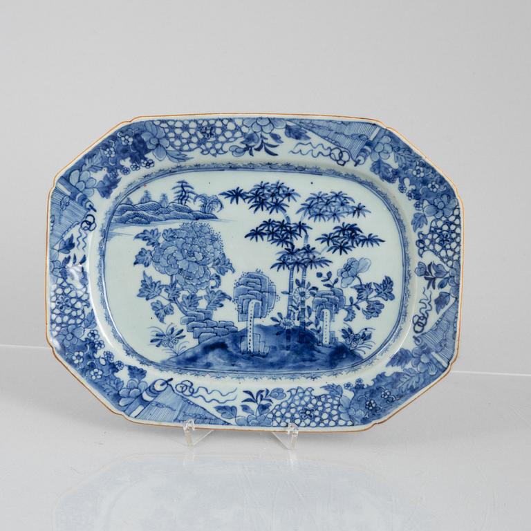 Two Chinese export porcelain chargers, Qing dynasty, Qianlong (1736-95).