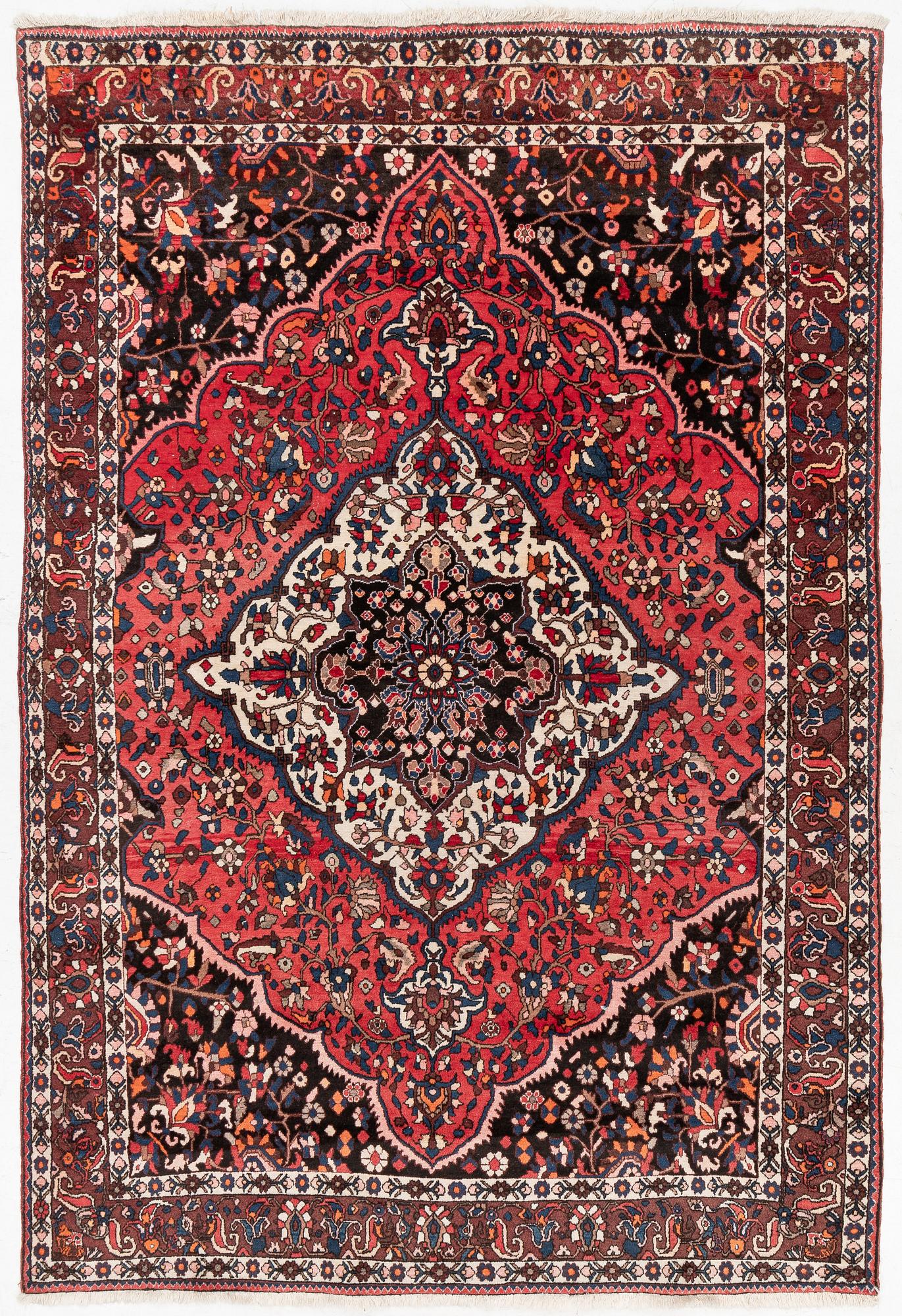 A Bakhtiari carpet, c. 310 x 210 cm.