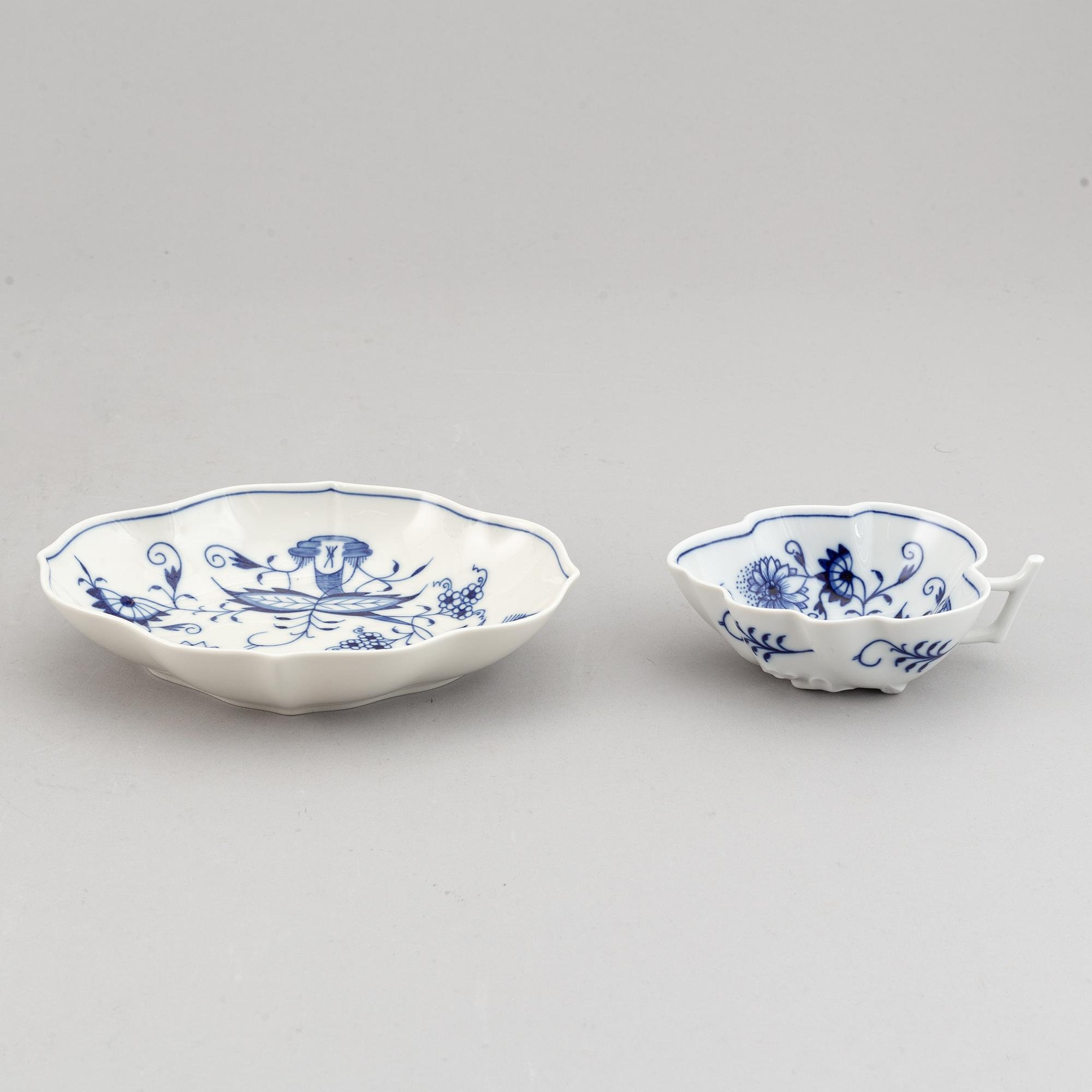 Meissen, servisdelar, 23 st, porslin, "Zwiebelmuster/Lökmönstret", Tyskland.