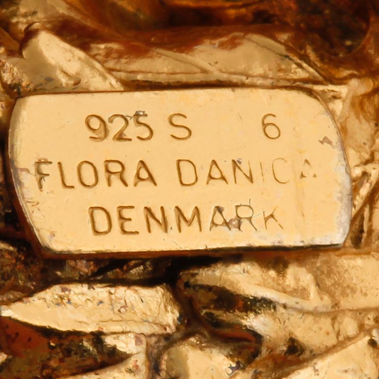 BROSCH, förgyllt sterlingsilver, "Flora Danica", Danmark, 1900-talets sista kvartal. Vikt 8,7 g.