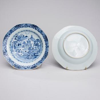 TALLRIKAR, 13 ST, porslin, Kina, Qianlong 1736-1795.