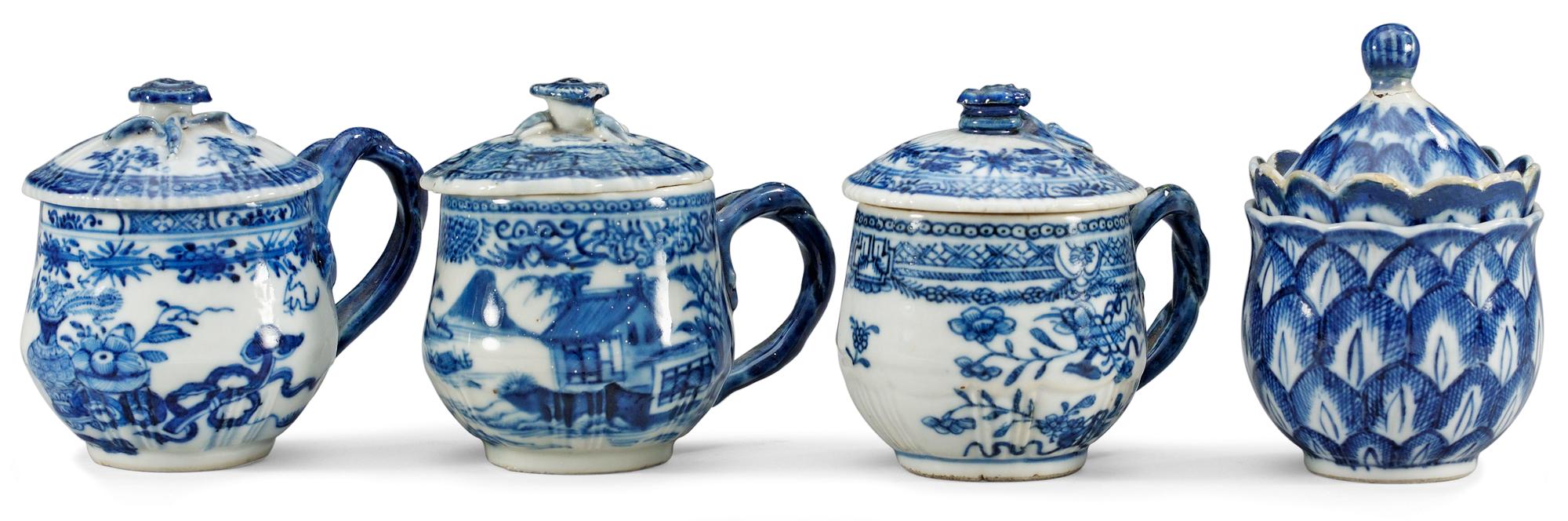 CREMEKOPPAR med LOCK, fyra stycken olika, kompaniporslin. Qing dynastin, Qianlong (1736-95).