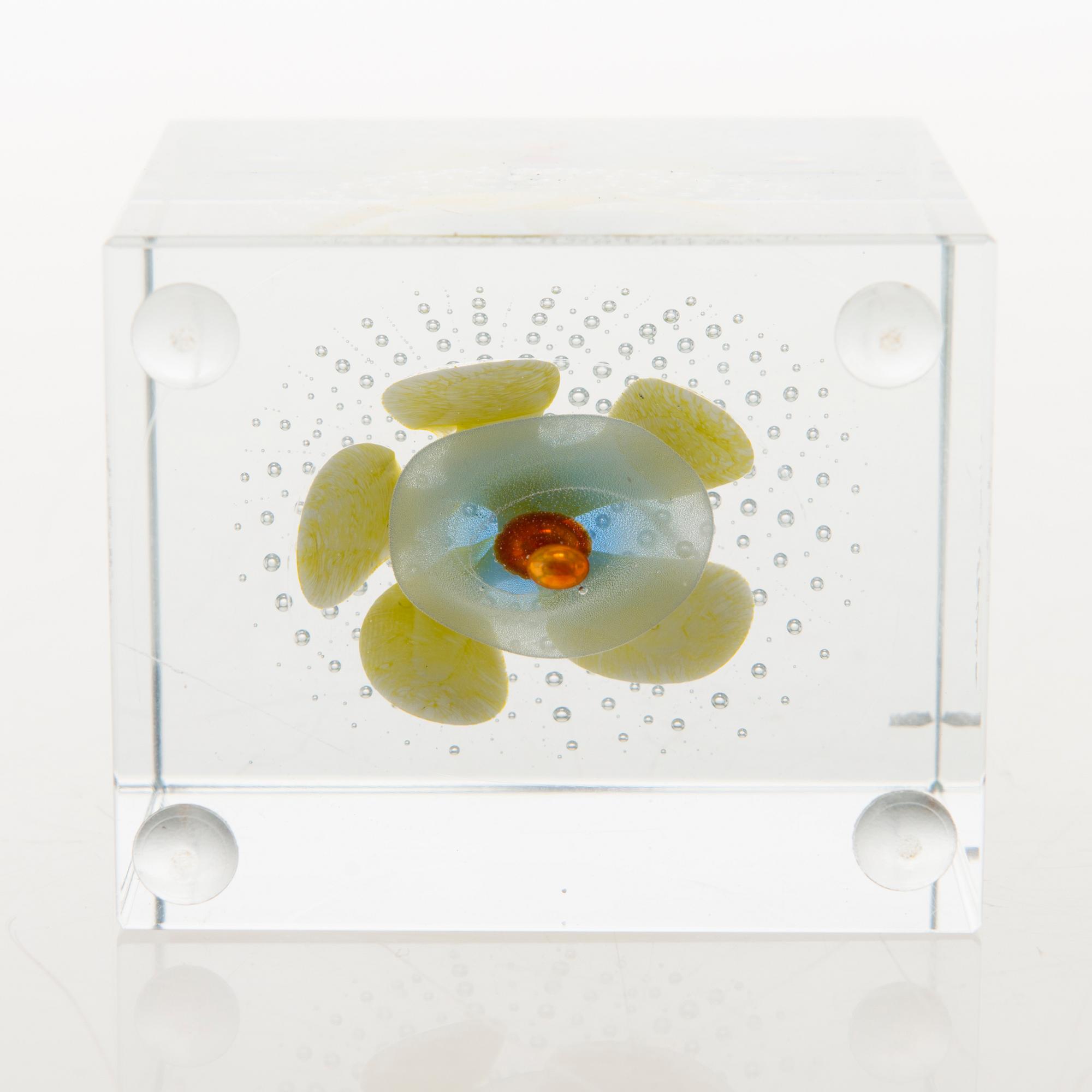 OIVA TOIKKA, An annual glass cube, signed Oiva Toikka Nuutajärvi.