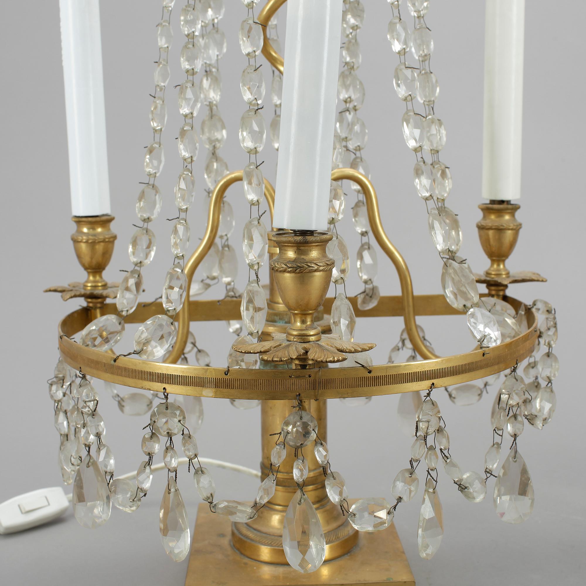 BORDSLYSTRAR, ett par, 1900-tal.