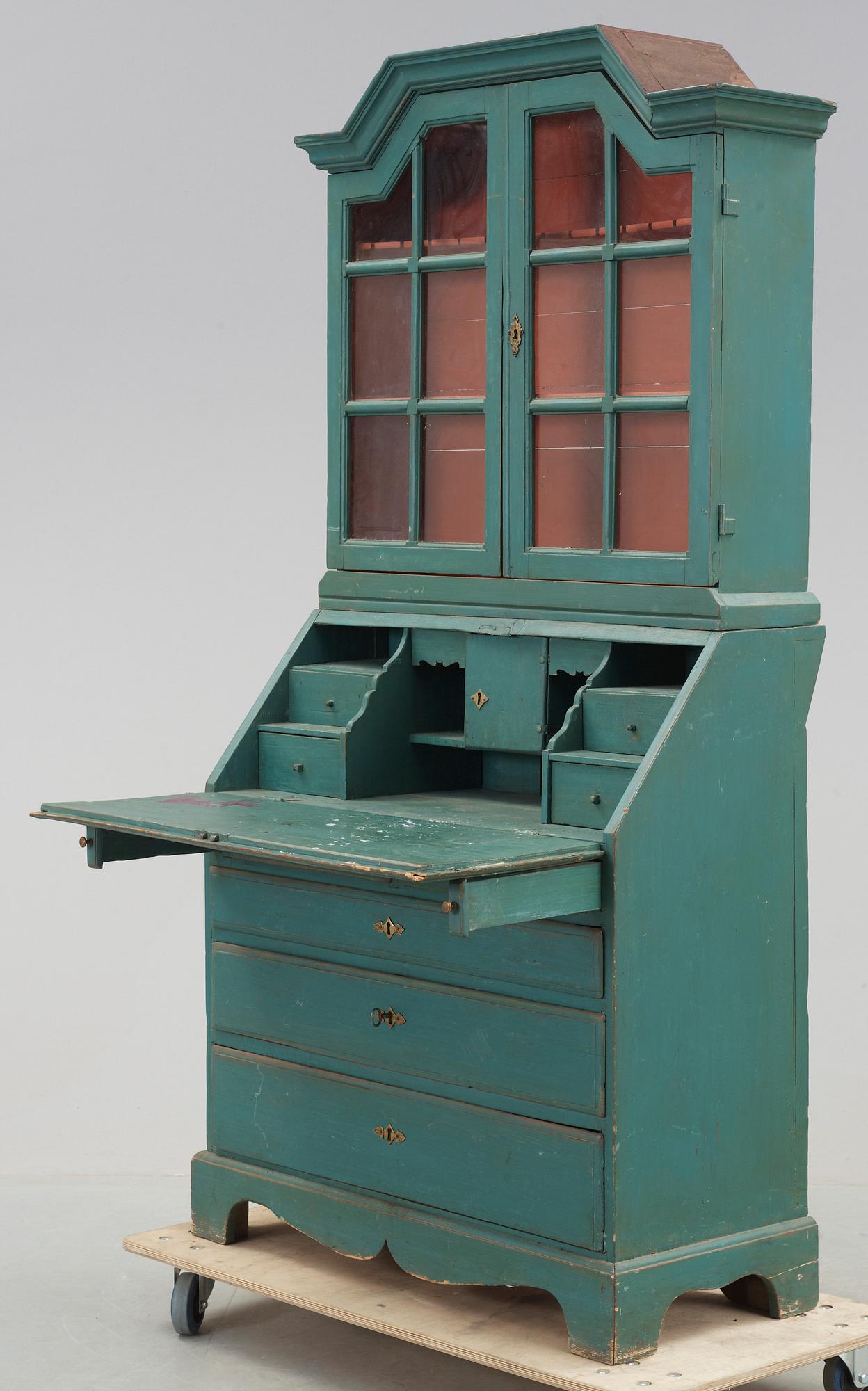 VITRINSKÅP, gustaviansk, sent 1700-tal.