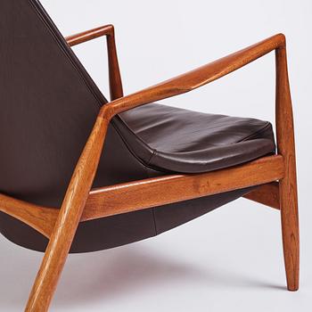 Ib Kofod-Larsen, a pair of "Sälen" dark brown leather chairs, Olof Perssons Fåtöljindustri (OPE), Jönköping.