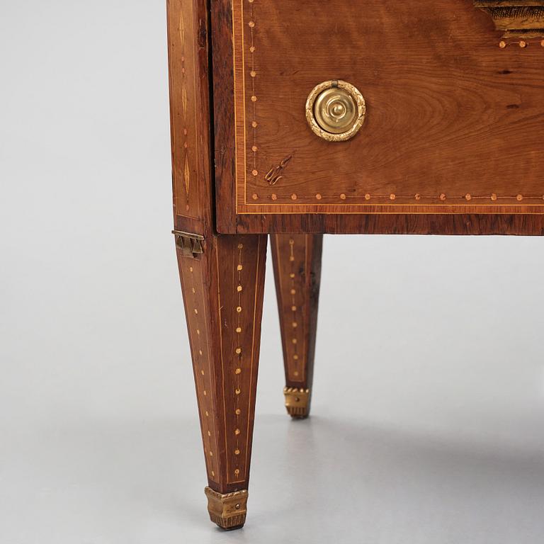 A pair of Gustavian commodes by N P Stenström.