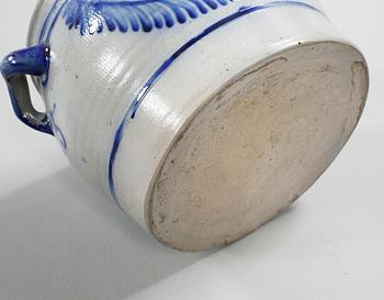 A large porcelain pot from the 20th century.