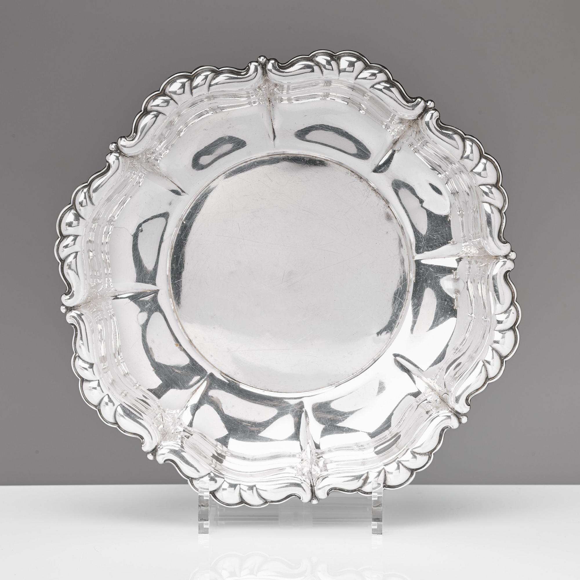 Såsskål och skålfat, nysilver. Rokoko-stil. 1900-tal.