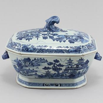 TERRIN, porslin, Kina, 1700-tal.