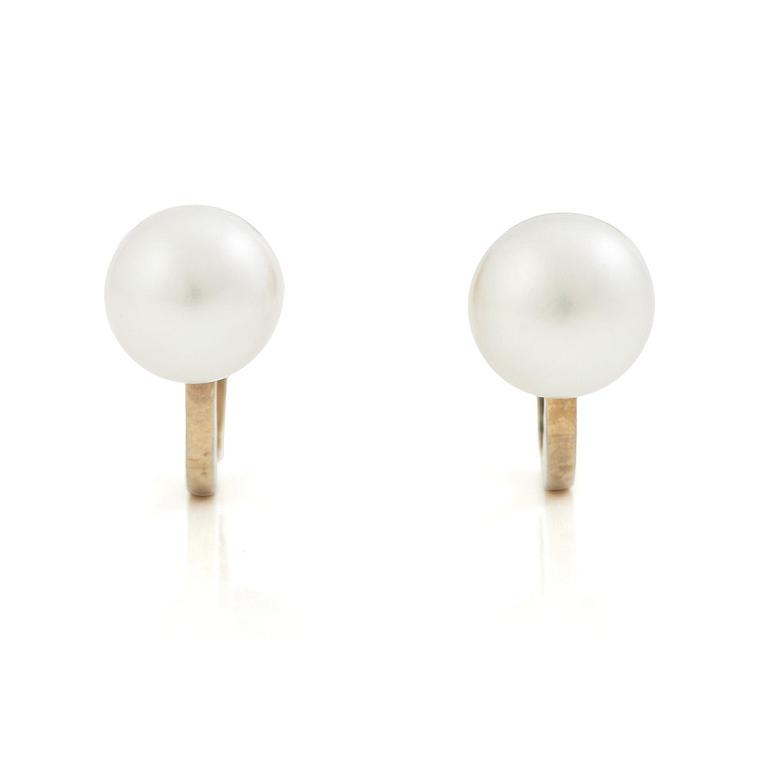 Wiwen Nilsson, a pair of earrings, gilded silver with pearls, Lund 1943.