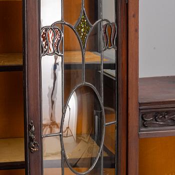 An art noveau vitrine cabinet, early 20th Century.