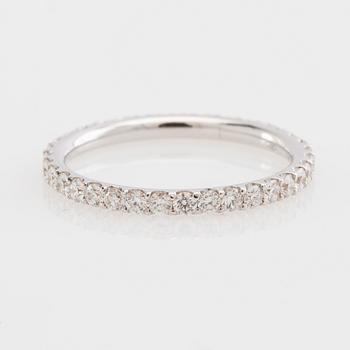 Alliansring, 18k vitguld med briljantslipade diamanter.