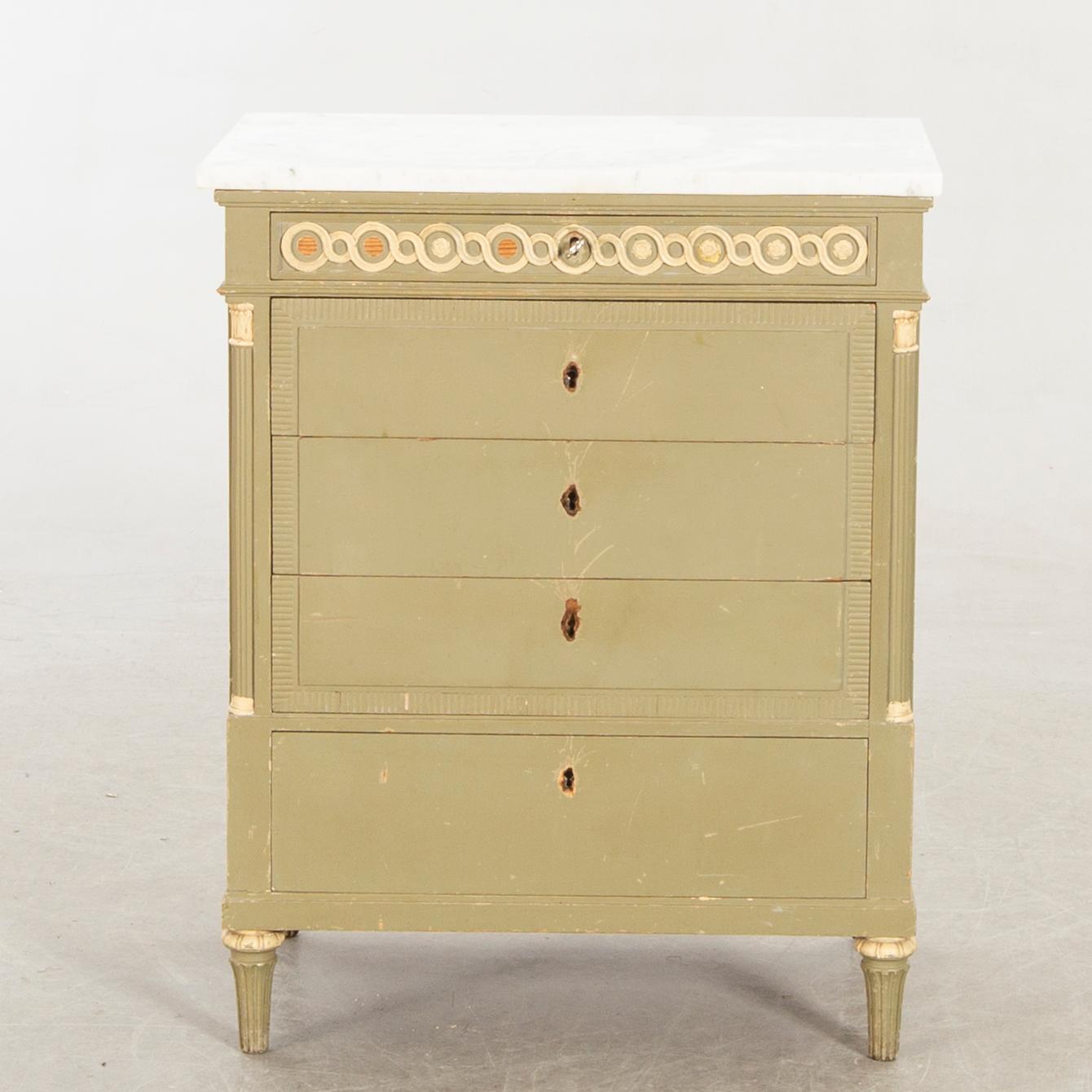 Chest of drawers with mirror, Gustavian style, first half of the 20th century.