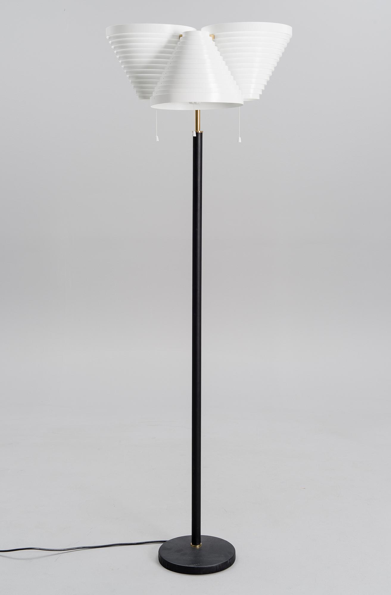 ALVAR AALTO, FLOOR LAMP A809, Artek, Valaisinpaja.