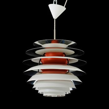 TAKLAMPA, "PH Kontrast", Poul Henningsen för Louis Poulsen, Danmark. Modellen formgiven år 1957. Höjd 50 cm.