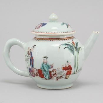 A chinese famille rose teapot with cover, Qing dynasty, Qianlong (1736-95).