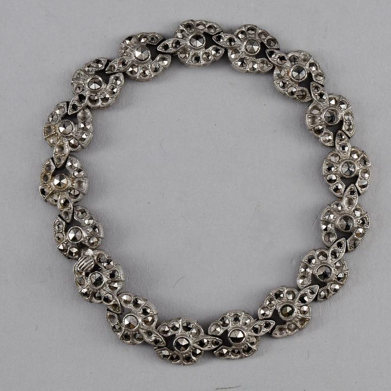 PARTI SMYCKEN, 11 delar, silver med diverse stenar, Total vikt ca 83 gram.