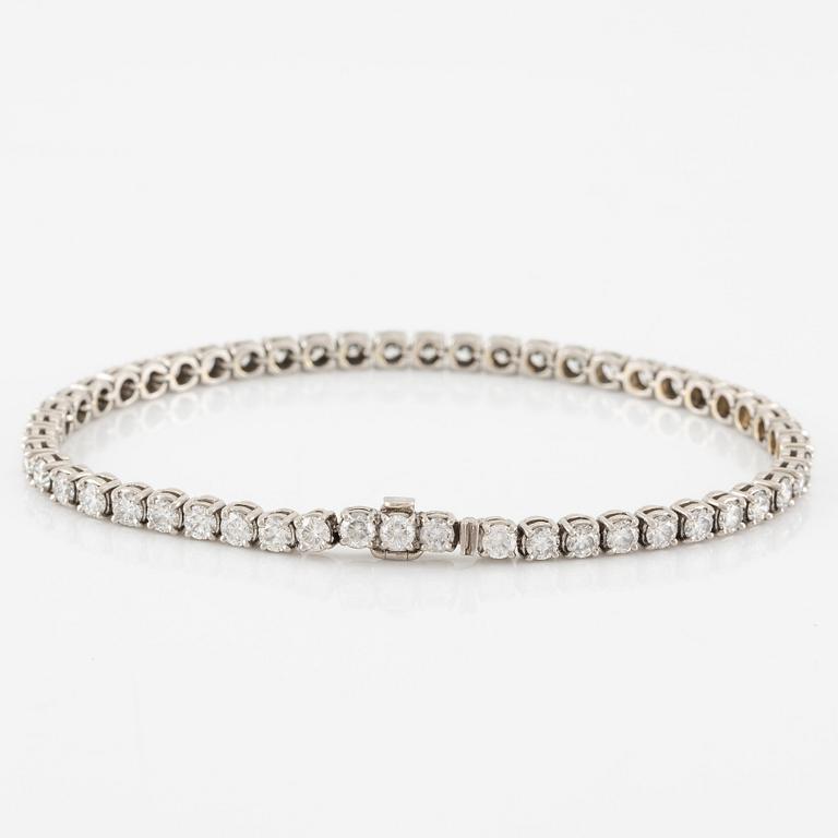 Tennis bracelet, platinum with brilliant-cut diamonds.