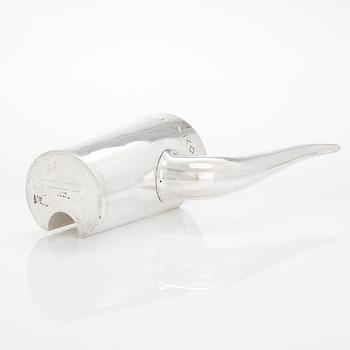 Ilmari Tapiovaara / Hannes Niemi, "Minotaurus", dryckeskanna, silver, Helsingfors 1964.