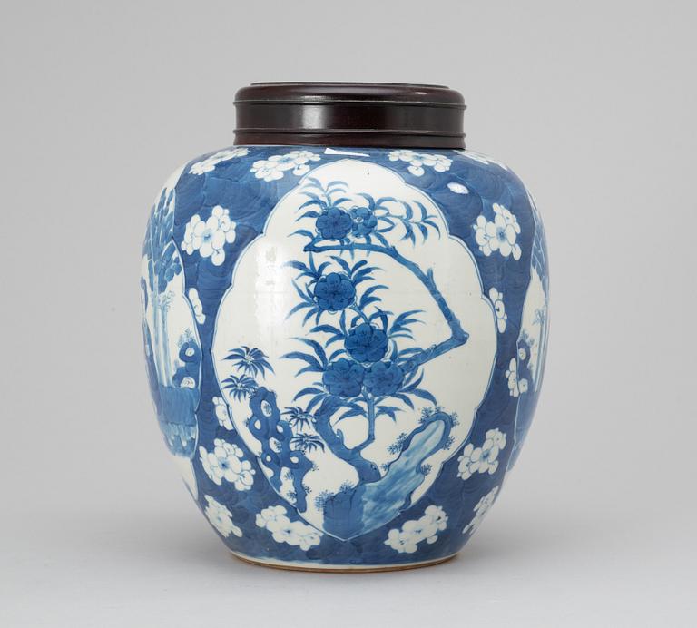 A blue and white jar, late Qing dynasty, Kangxi-style, with Kangxi's four character mark.