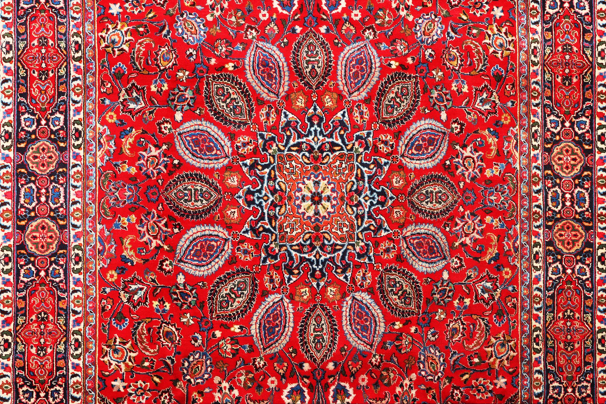 A Keshan carpet, c. 355 x 245 cm.