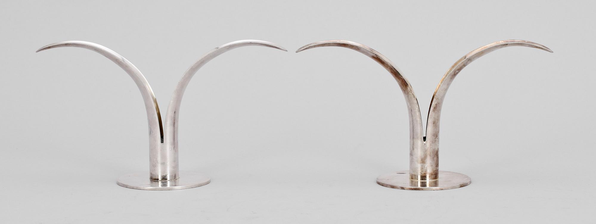 LJUSSTAKAR, ett par, nysilver, "Liljan", Ivar Ålenius Björk, Ystad metall, 1900-tal.