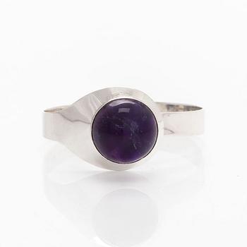 Armband, sterlingsilver och ametist, Valo-Koru, Åbo 1974.