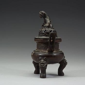 A bronze censer with cover, late Ming dynasty, 17th Century.