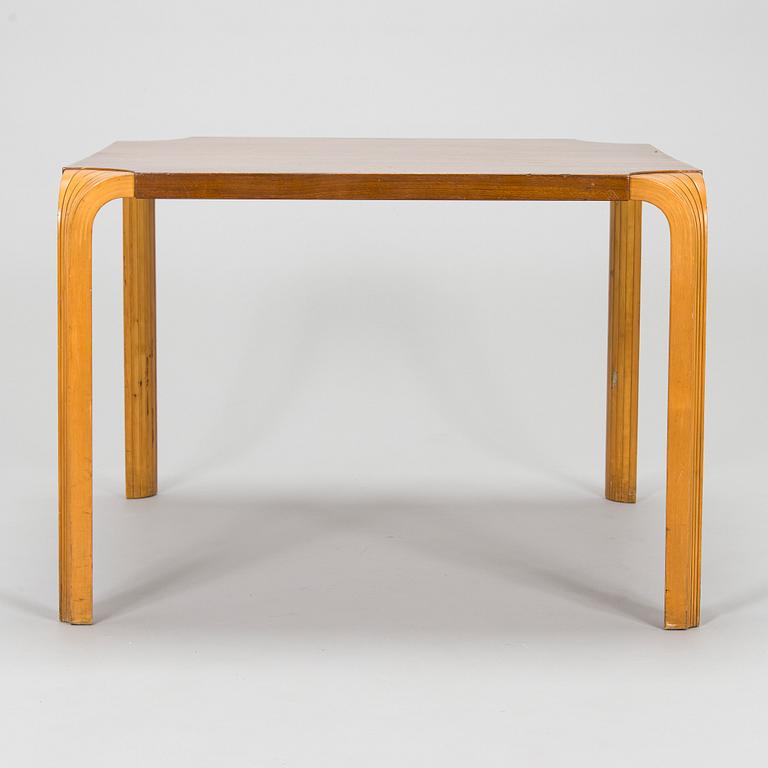Alvar Aalto, soffbord, modell MX800B för Artek, 1960-tal.