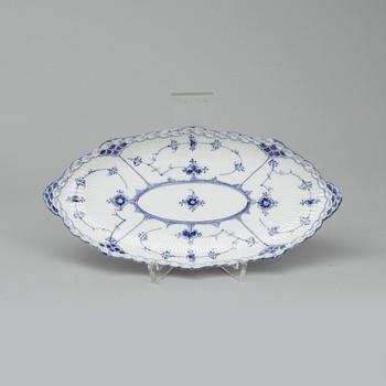 KAFFESERVIS, 69 delar, porslin, "Musselmalet", Royal Copenhagen, 1900-talets andra hälft.