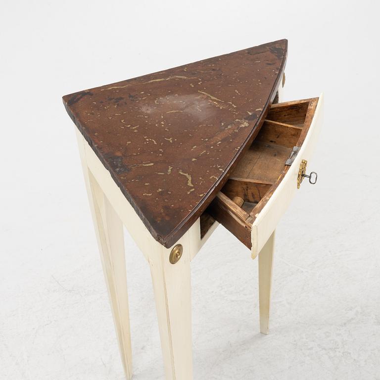 Hörnbord, gustavianskt, 1700-talets slut.