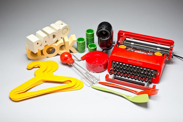 PARTI PLASTFÖREMÅL, 1970-80-tal.