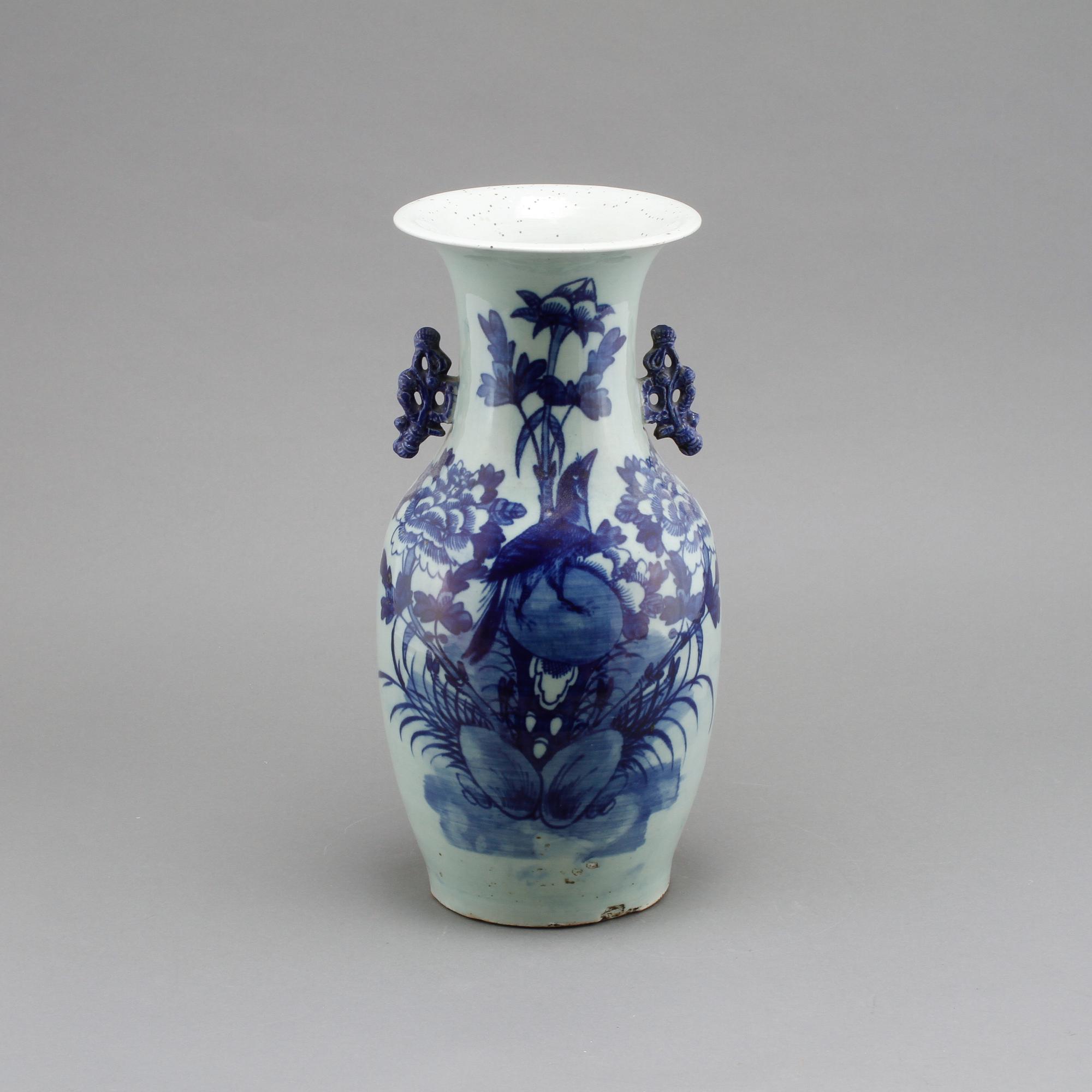 GOLVURNA, porslin, Kina, 1800-tal.