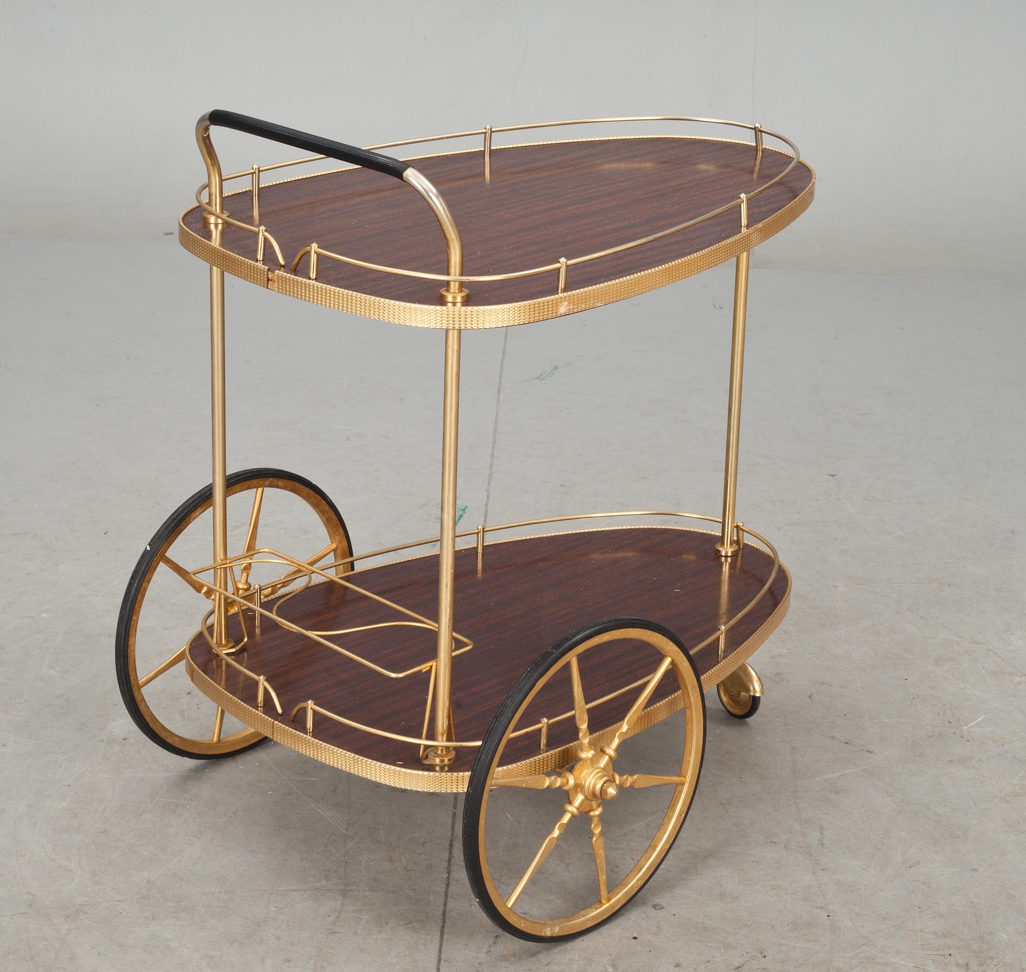 SERVERINGSVAGN, 1900-talets mitt.
