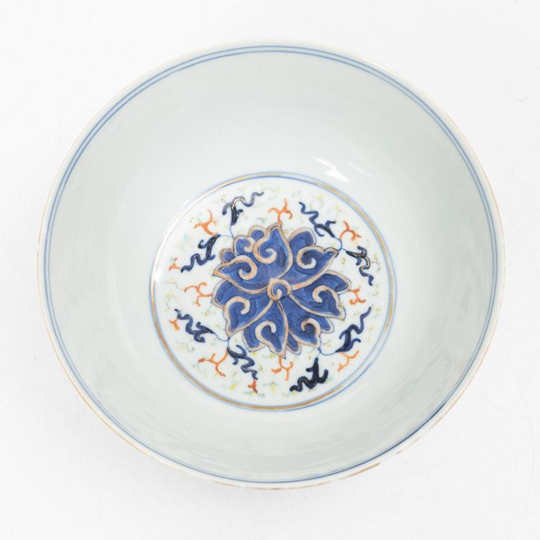Skål, porslin, Kina, med Guanxus märke och period (1871-1909).