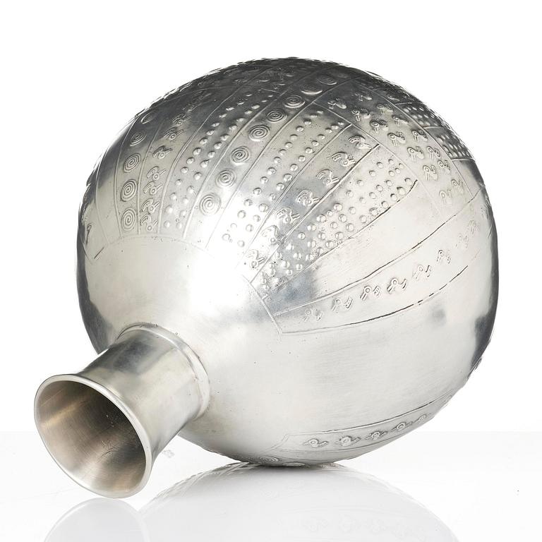 Estrid Ericson, "Peruvian urn", pewter, Firma Svenskt Tenn, Stockholm 1993.