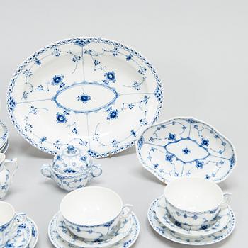 ROYAL COPENHAGEN, servisdelar, 21 st, "Musselmalet", porslin.