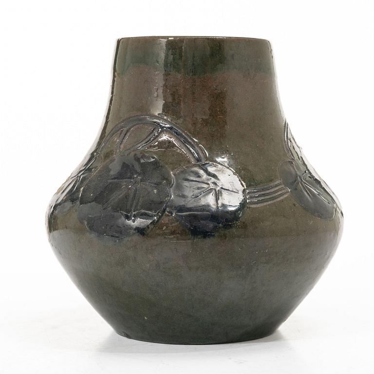 Hilma Persson-Hjelm, Vase, glazed earthenware, made in the artist’s own studio, Arvika, 1912, Art Nouveau. No. 1937.