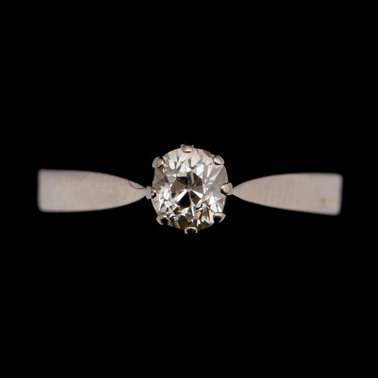RING, 18 k vitguld, Stockholm 1965, med solitär diamant.