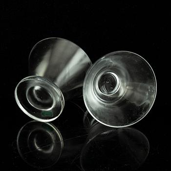 Vicke Lindstrand, a 19-piece 'Iced' glass service, Orrefors.