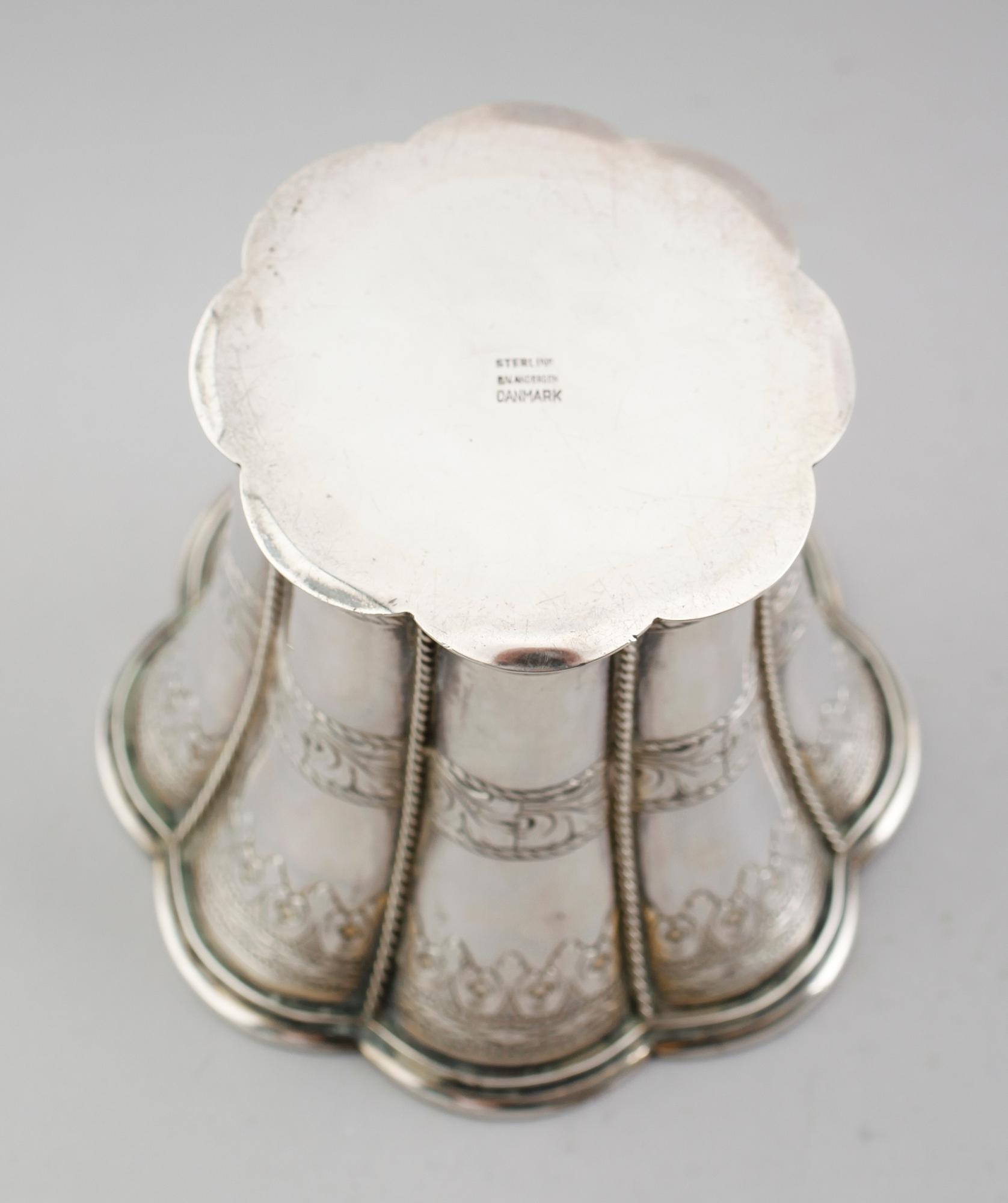 BÄGARE, sterlingsilver, David Andersen, Danmark. Vikt ca 234 g.