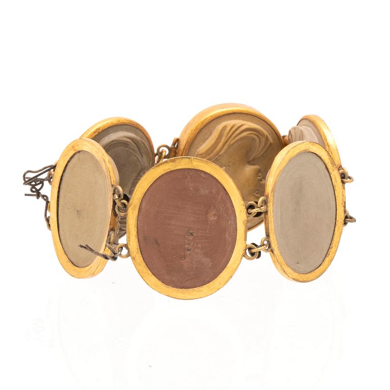 A bracelet set with lava cameos.
